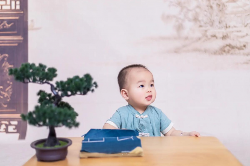 平湖宝宝几岁会走路